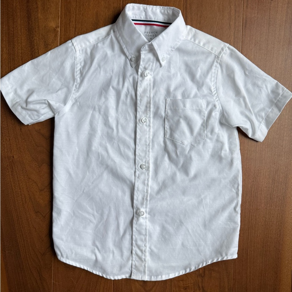 Short sleeve button down